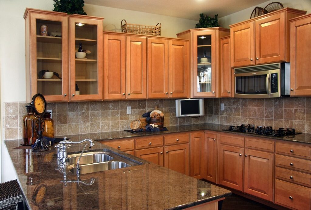 Comparing Laminate And Wood Kitchen Cabinets Tandg Builders 6647