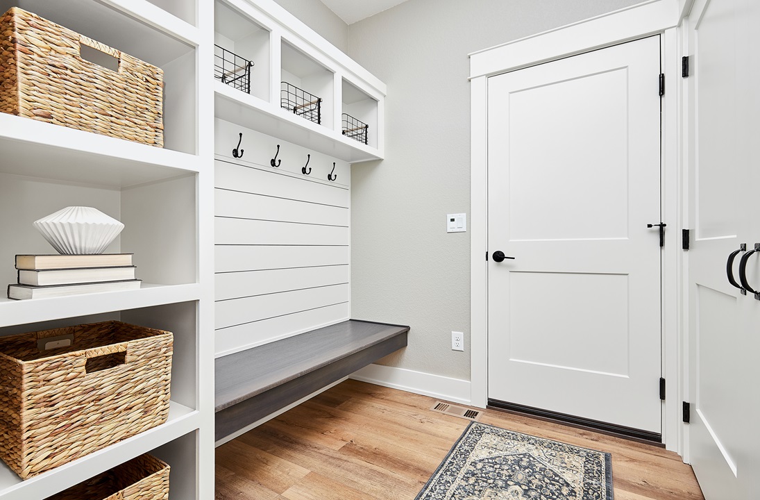 4 Must-Have Features for Your Beach House Mudroom - T&G Builders